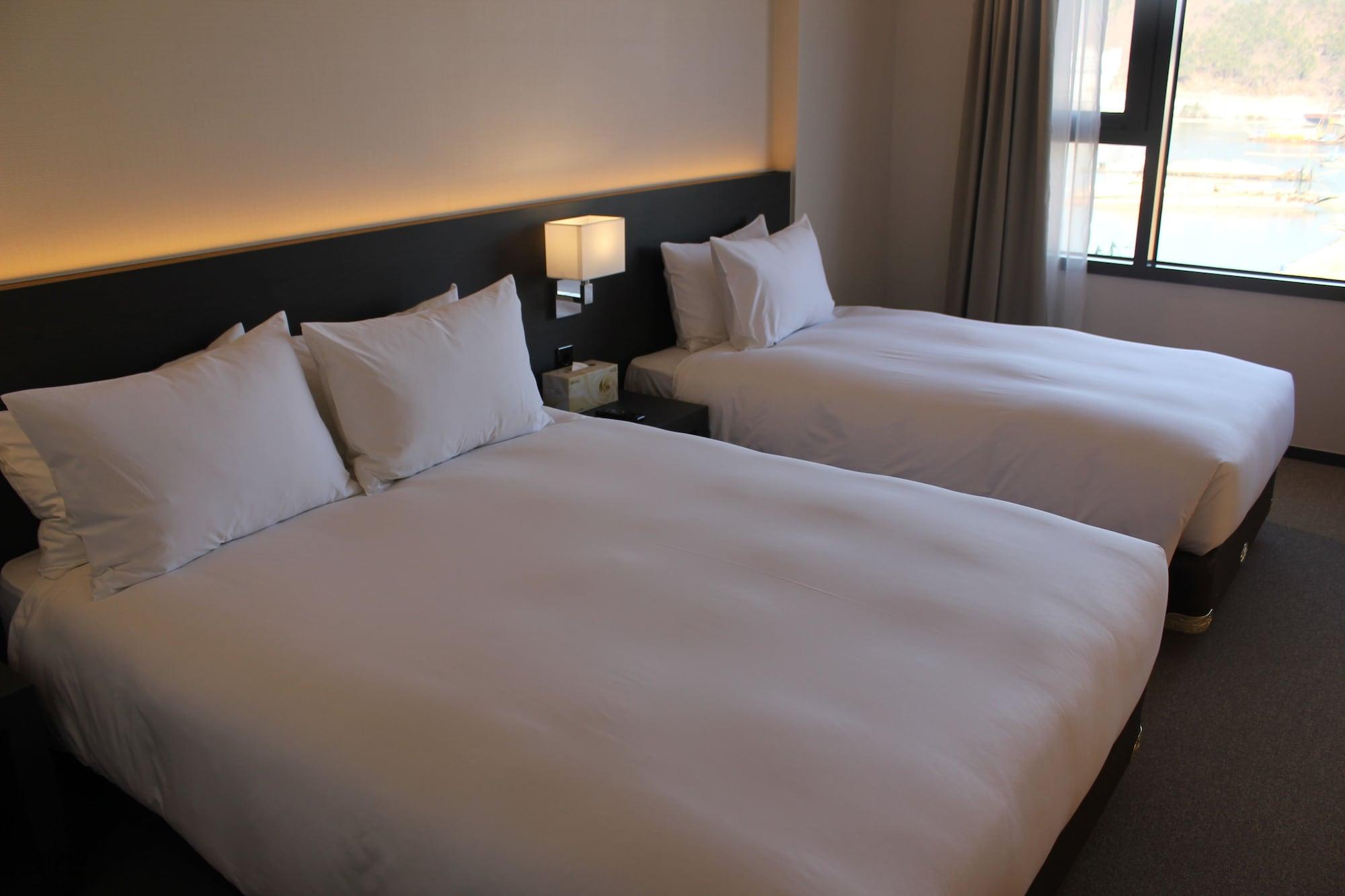 Geoje Artnouveau Suite Hotel Екстериор снимка