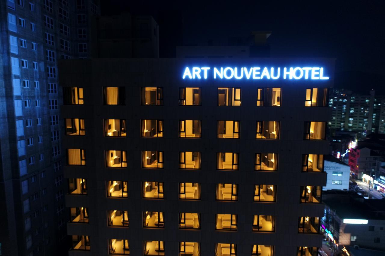 Geoje Artnouveau Suite Hotel Екстериор снимка