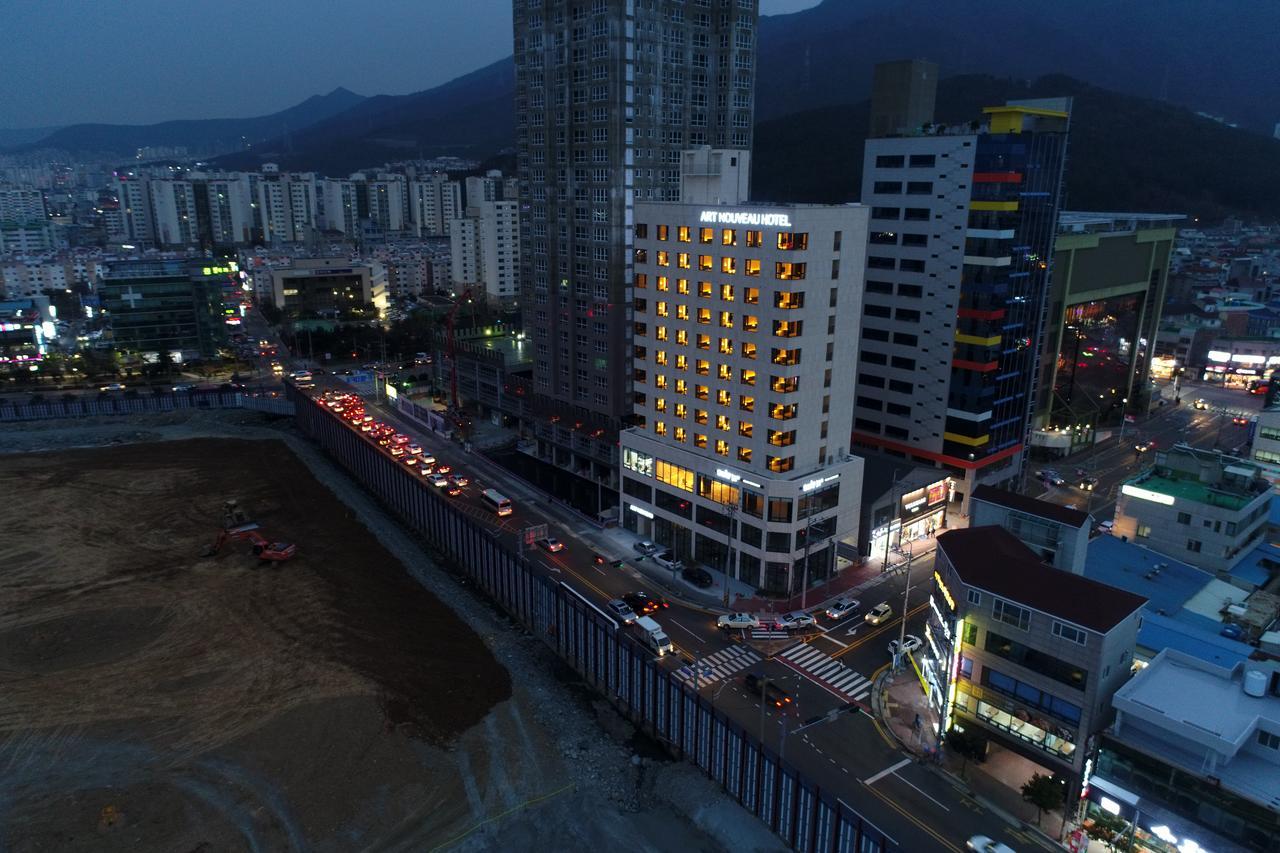 Geoje Artnouveau Suite Hotel Екстериор снимка