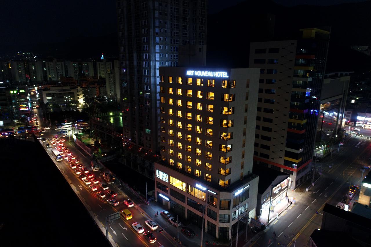 Geoje Artnouveau Suite Hotel Екстериор снимка