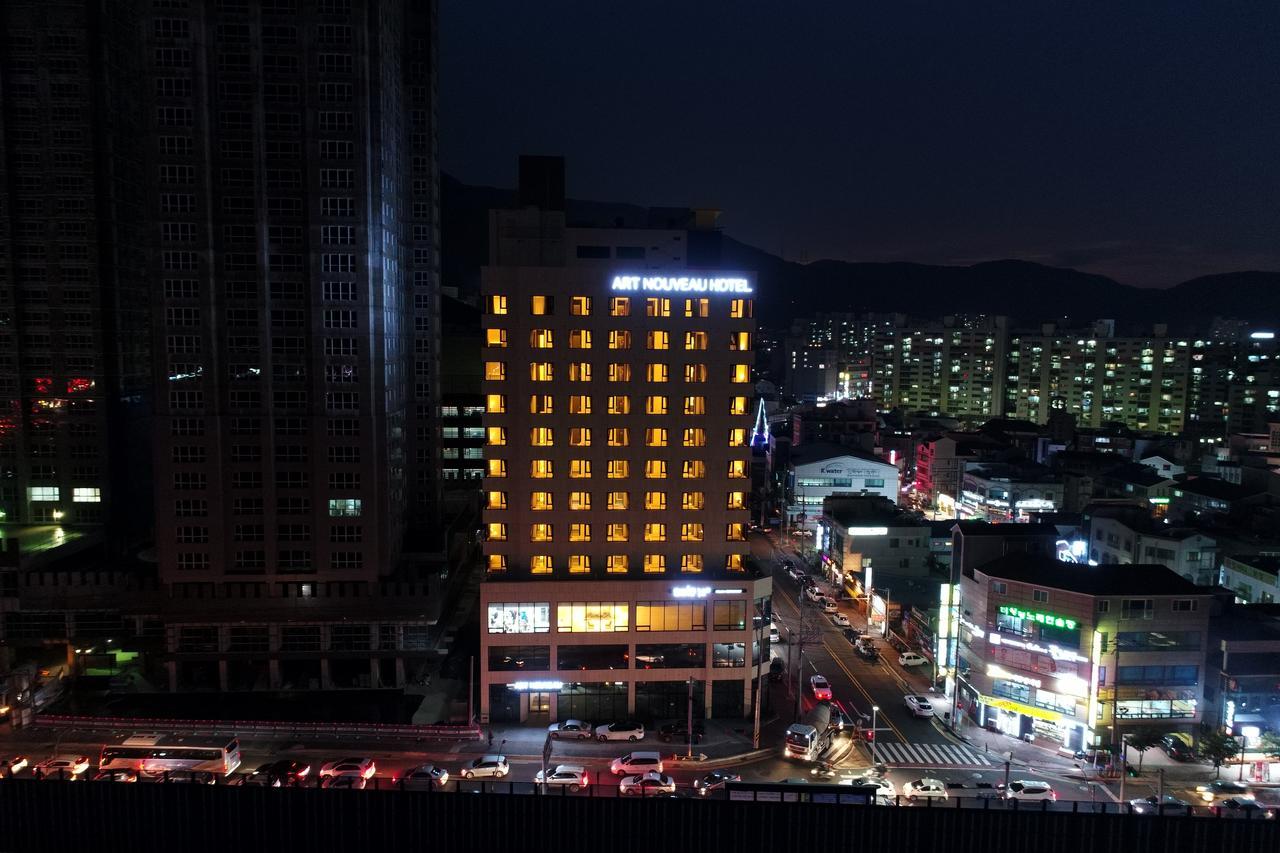 Geoje Artnouveau Suite Hotel Екстериор снимка