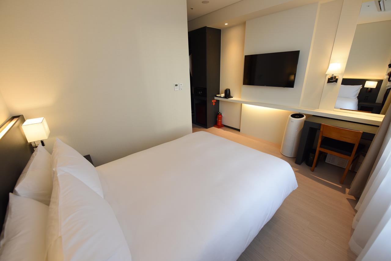 Geoje Artnouveau Suite Hotel Екстериор снимка