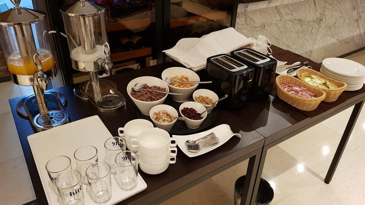 Geoje Artnouveau Suite Hotel Екстериор снимка