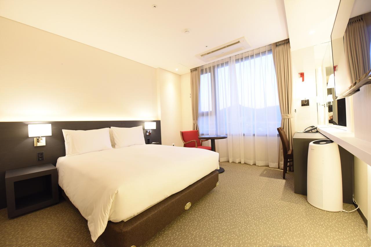 Geoje Artnouveau Suite Hotel Екстериор снимка