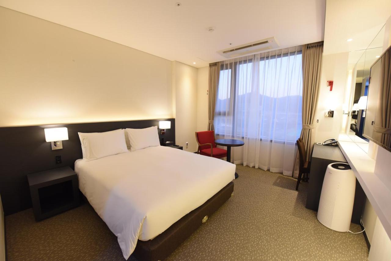 Geoje Artnouveau Suite Hotel Екстериор снимка